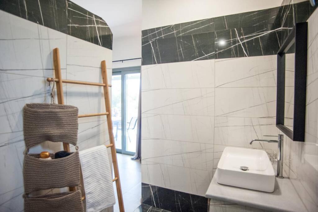 Villa Afrato Calma In Trapezaki-Private Pool -2 Br 트라페자키 외부 사진