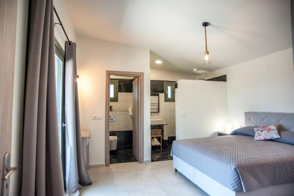 Villa Afrato Calma In Trapezaki-Private Pool -2 Br 트라페자키 외부 사진